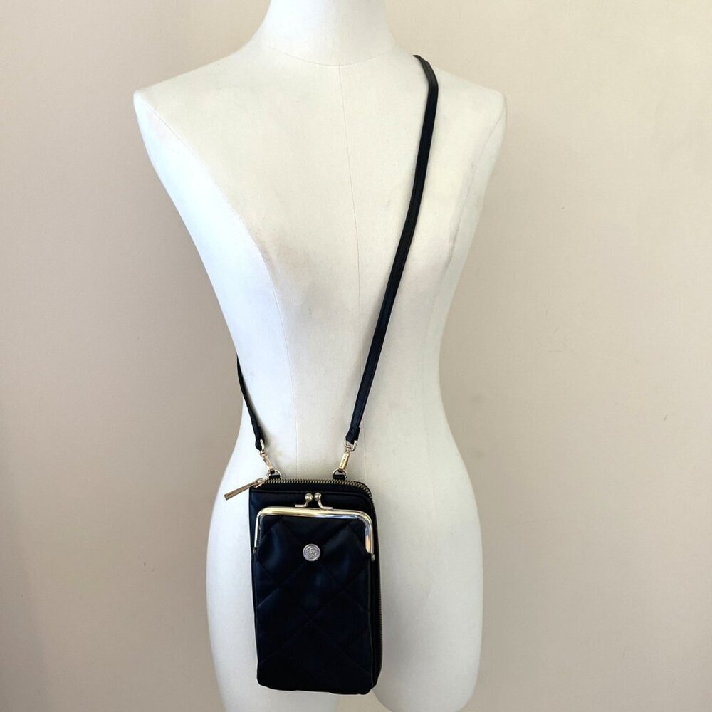 Carpisa Crossbody Bag Wallet Clutch Removable Strap Black Quilted Kiss Lock
